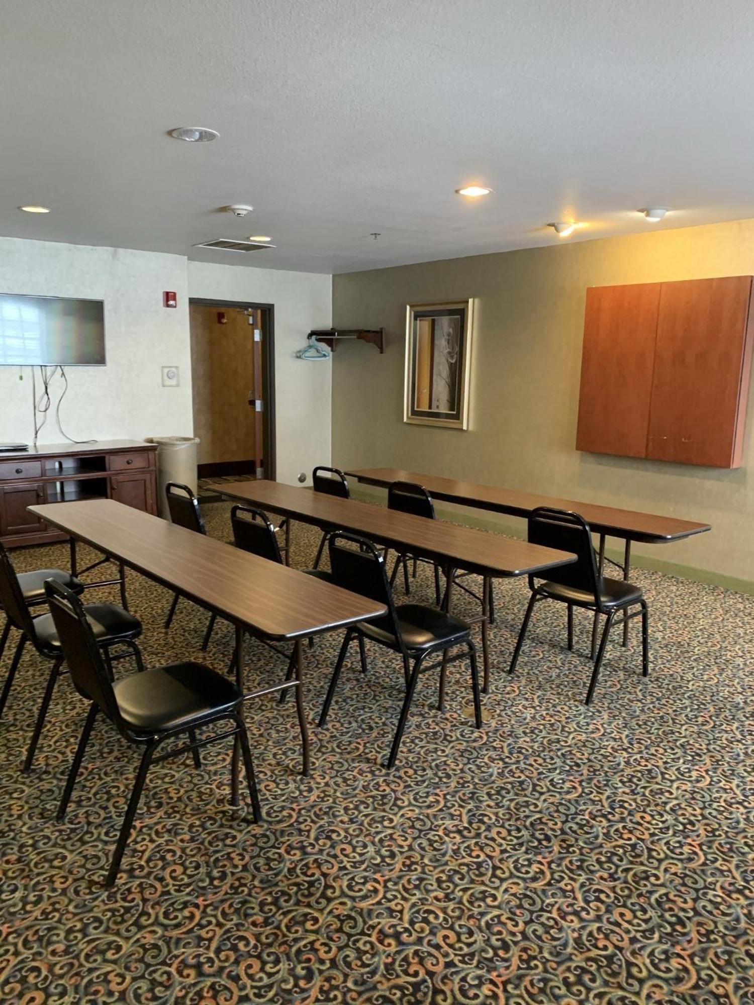 Grandstay Hotel & Suites Becker מראה חיצוני תמונה